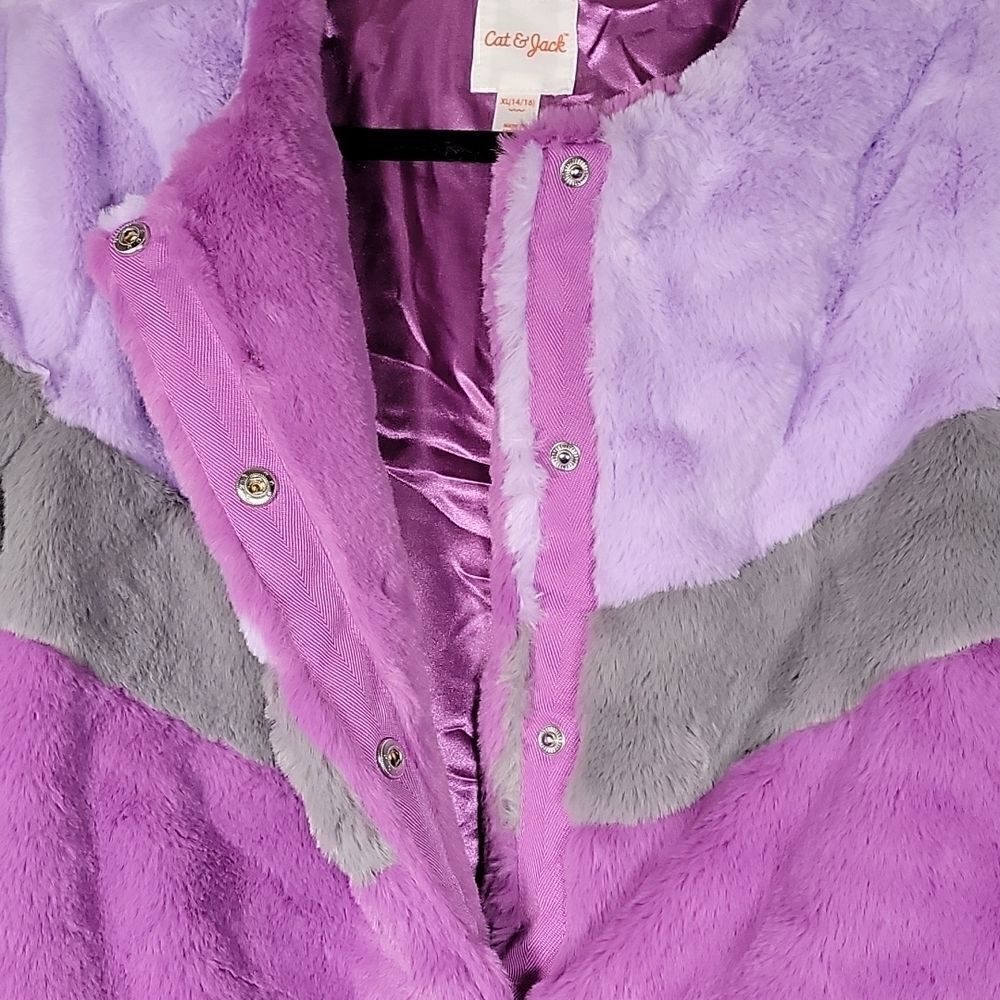 Cat & Jack Girls'chevron Faux Fur Jacket Szxl — image 4 of 7